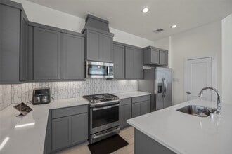 Building Photo - 21130 Medina River Dr