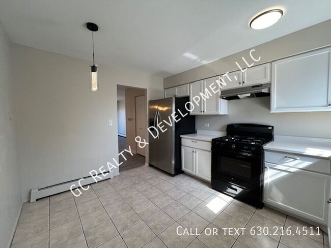 Building Photo - ***RECENTLY UPDATED NORTHBROOK CONDO / 2 B...