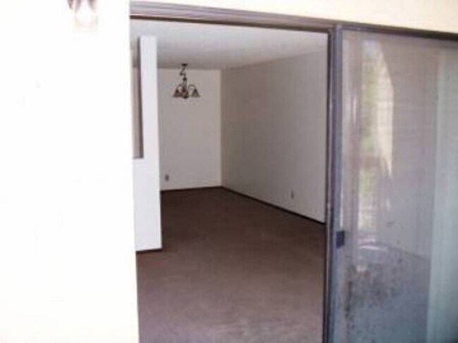 Dinning Area - 2955 Lakeside Dr