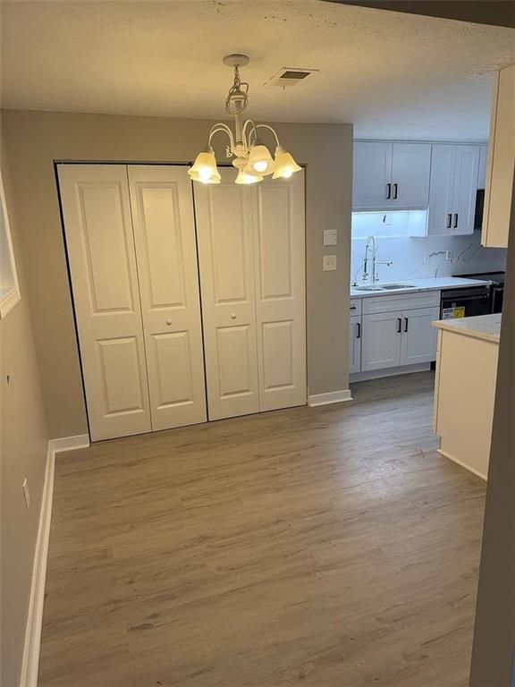 Foto del edificio - 418 Engle Dr