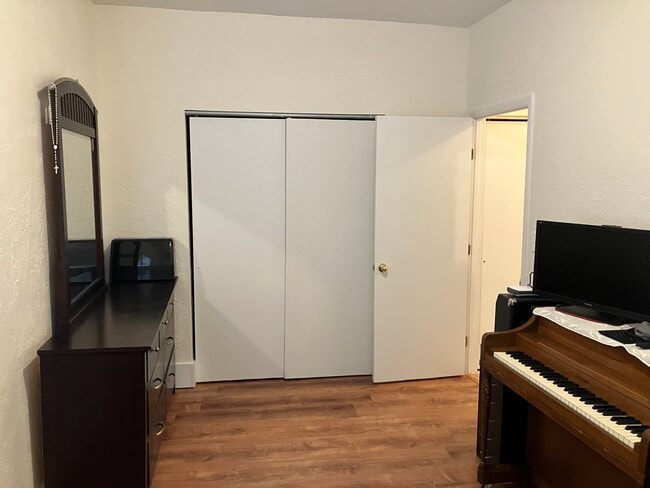 Building Photo - 111 Walnut St