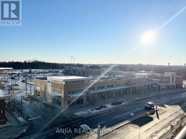 Photo du bâtiment - 8228 Birchmount Rd