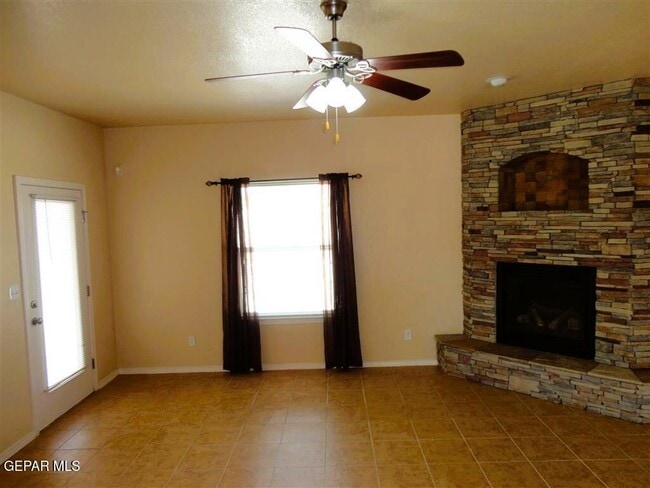 Building Photo - 3276 Leah Point Ln