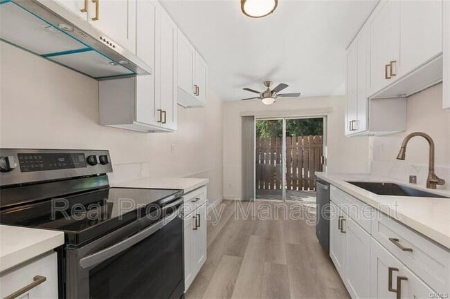 Foto del edificio - 4733 Jackson St