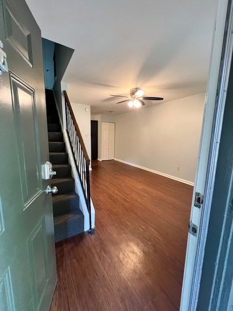 Building Photo - 503 E 6th St