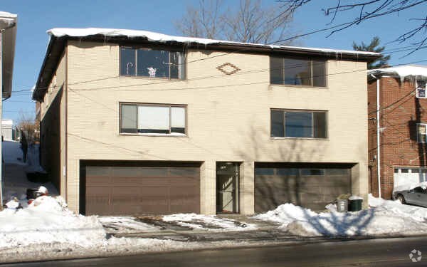 Primary Photo - 181-183 Palisade Ave