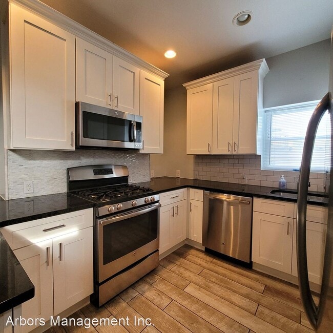 Building Photo - 3 br, 1 bath House - 75 S. 16th Street