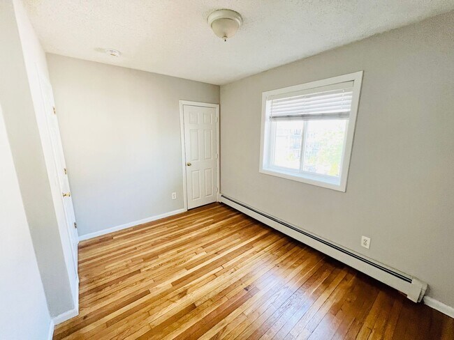 Foto del edificio - SUPERB Jones Hill location!
