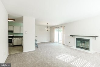 Building Photo - 30 Bark Hollow Ln