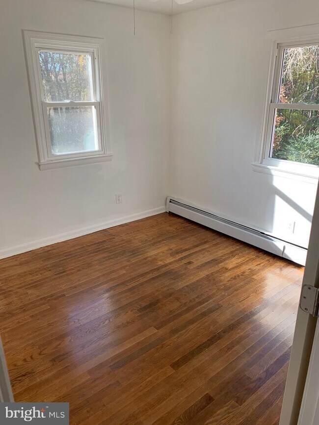 Foto del edificio - 48555 Beachville Rd