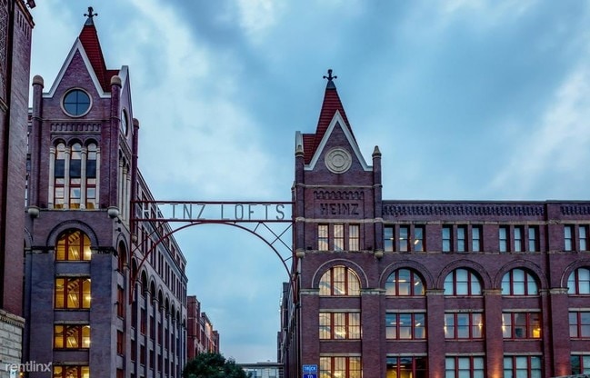 Building Photo - 220 Heinz St