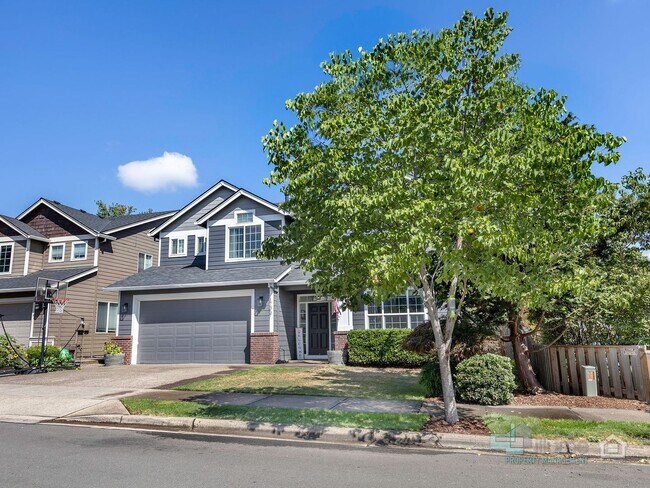 Building Photo - Beautiful Updated  Home in coveted Woodhav...