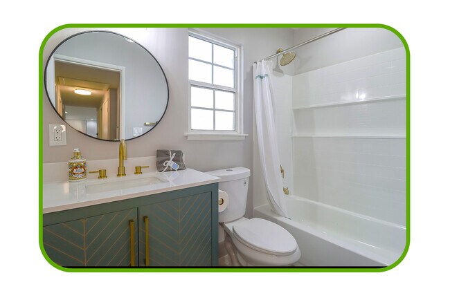 baño moderno - 22306 Hart St