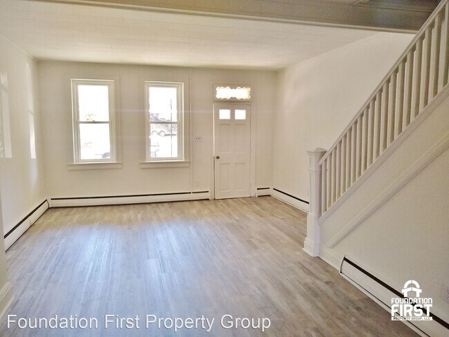 Foto del edificio - 3 br, 1 bath House - 138 N Water Street