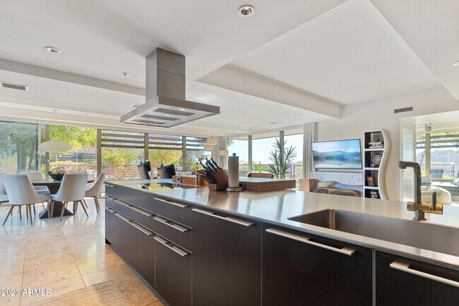 Foto del edificio - 7137 E Rancho Vista Dr