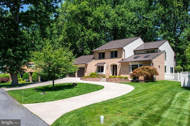 Foto del edificio - 8033 Cypress Grove Ln