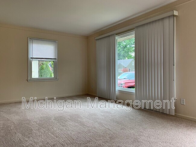 Foto del edificio - 32469 Rosslyn Ave