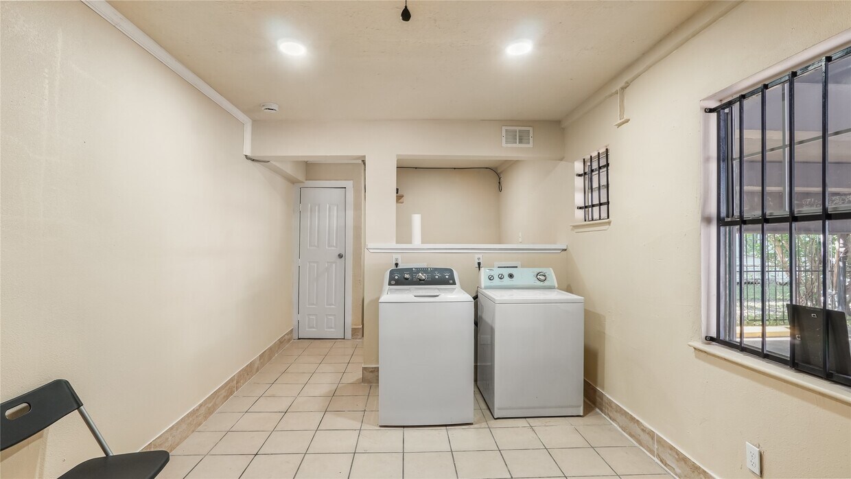 Foto del edificio - 2819 Berry St