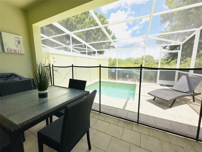 Foto del edificio - 17521 Placidity Ave