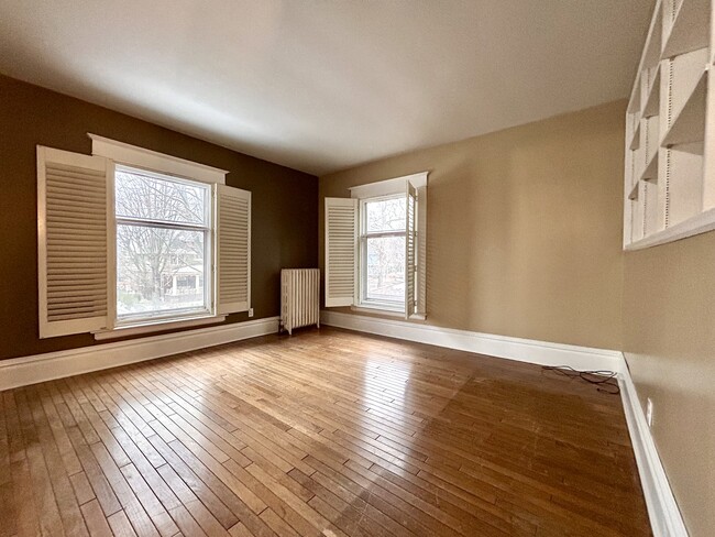 Building Photo - 320 Madison Ave SE