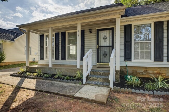 Building Photo - 405 N Summit Ave