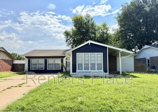 Building Photo - 313 N Cedar St