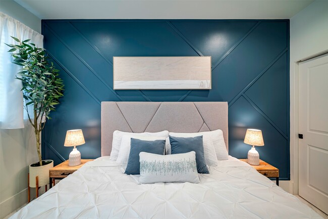 Building Photo - 3218 Crawford St