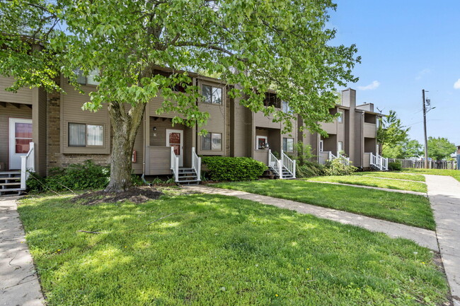 Building Photo - 1707 E Walnut Lawn St