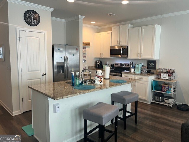Building Photo - 8729 Lakeview Cmns