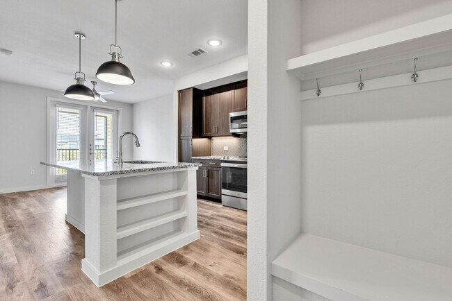 Interior Photo - Caliza Ridge