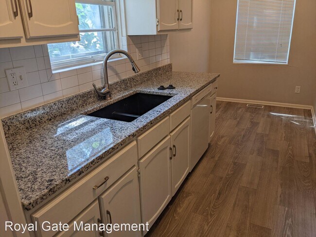Building Photo - 3 br, 2.5 bath House - 10720 W 88th Terrace