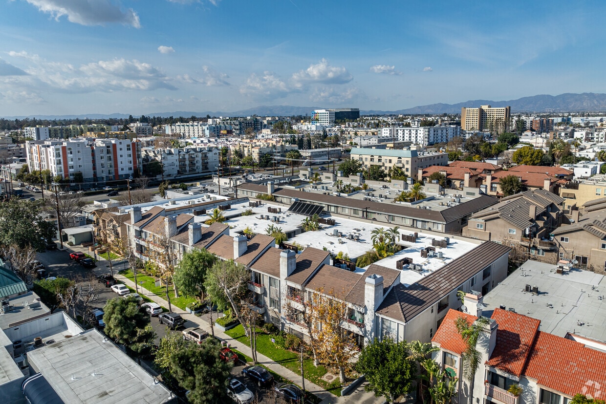 Primary Photo - Noho Huston