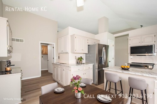 Foto del edificio - 7413 W 154th Terrace