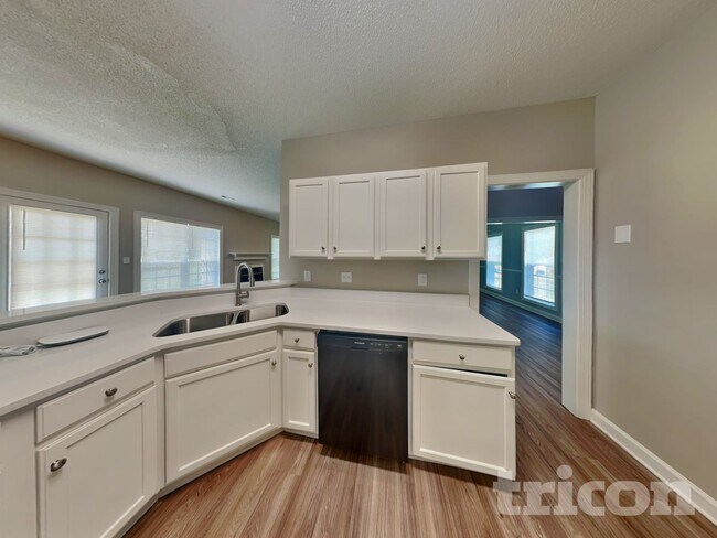 Foto del edificio - 2829 Rosemeade Dr