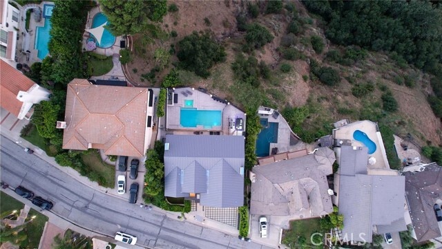 Building Photo - 2111 Rimcrest Dr