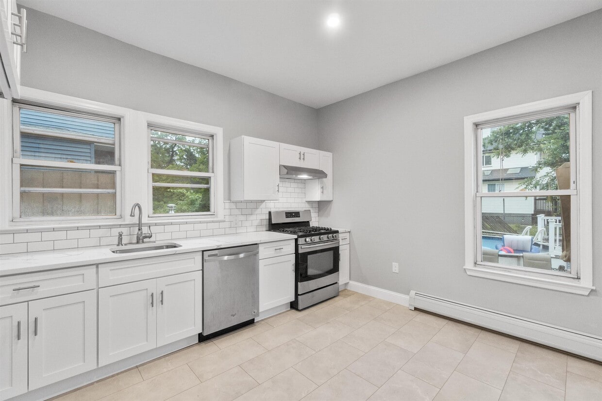 Primary Photo - 45-47 E 34th St.