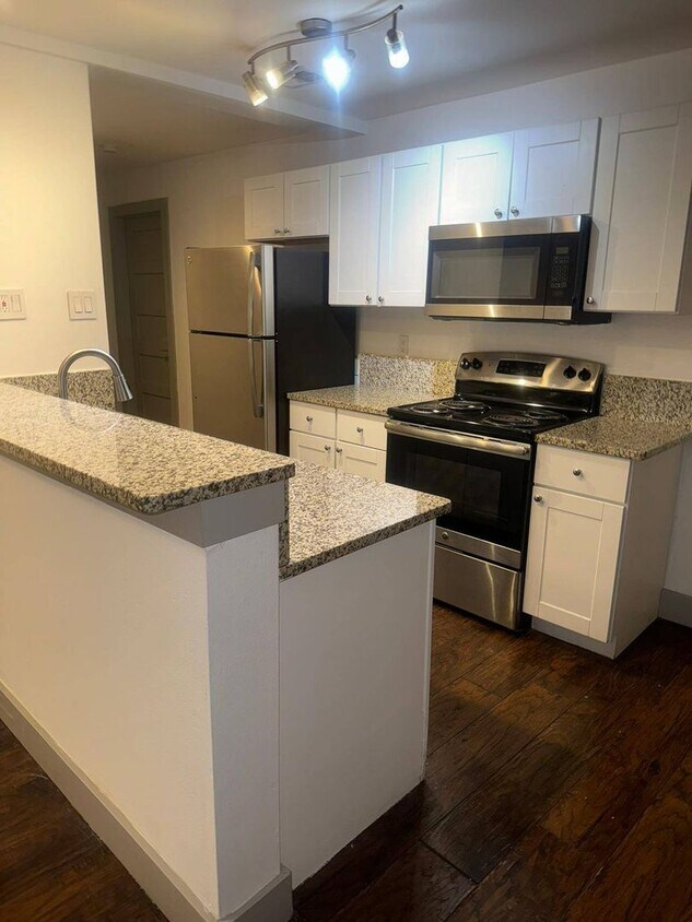 Primary Photo - Boxtree Condominiums #104