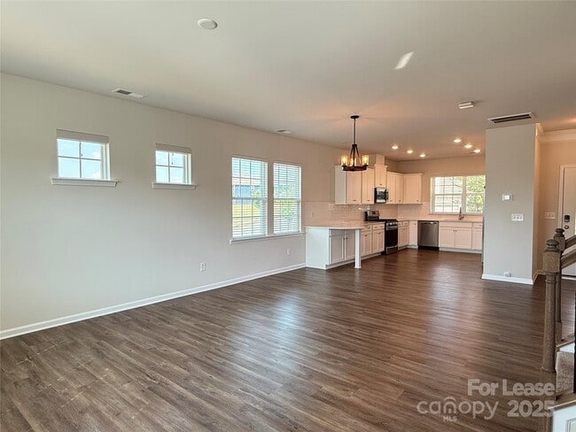 Building Photo - 2025 Deep River Wy