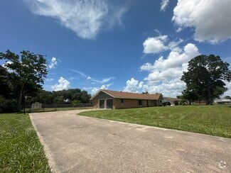 Building Photo - 805 Mead Rd