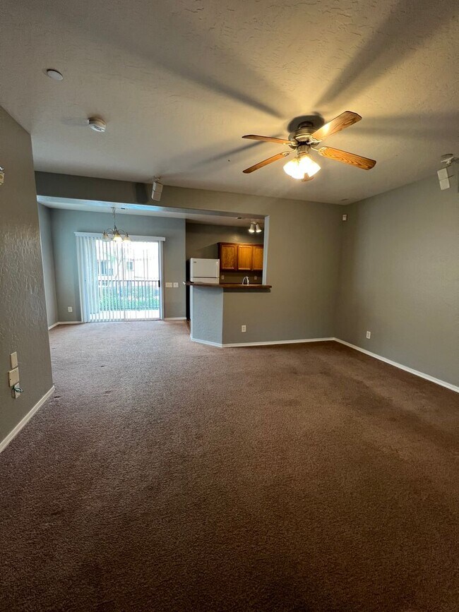 Foto del edificio - 6680 Abruzzi Drive