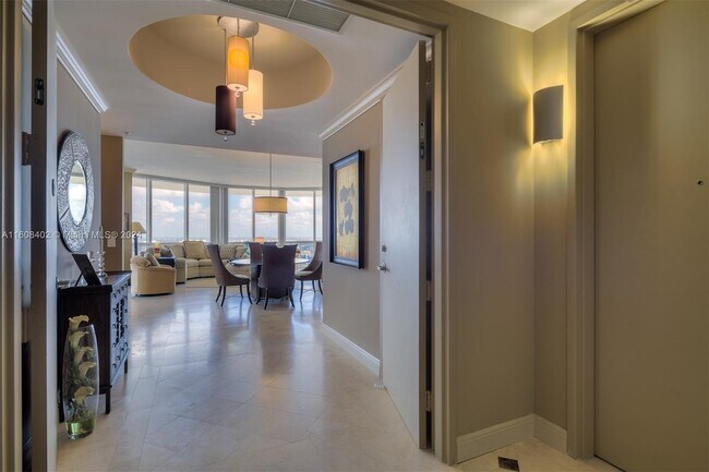 Foto del edificio - 18101 Collins Ave