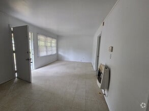 Building Photo - 161 Golden Way