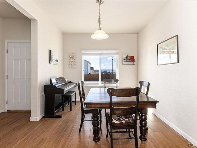 Foto del edificio - Charming 3-Bedroom Corner Lot Home in Daco...