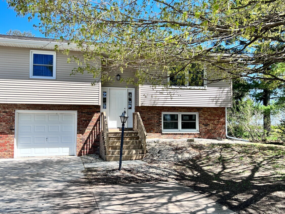Street View - 2706 S 1st St