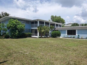 Building Photo - 3075 Los Altos Dr