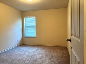 Building Photo - 19063 Painted Blvd