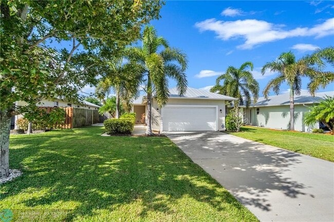 Building Photo - 17587 Cinquez Park Rd W