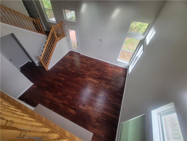 Building Photo - 6444 Hilltop Trail Dr