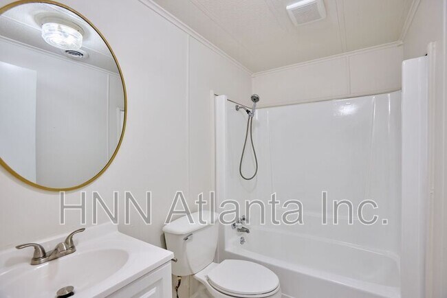 Foto del edificio - 2555 Lloyd Rd