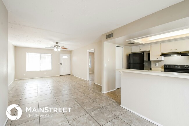 Building Photo - 2833 E Beck Ln